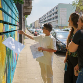 Vielfalt verwandelt! – Mauergestaltung am ELSA als künstlerisches Partizipationsprojekt mit ausgewählten Schüler:innen und der Künstlerin Sabine Reimann